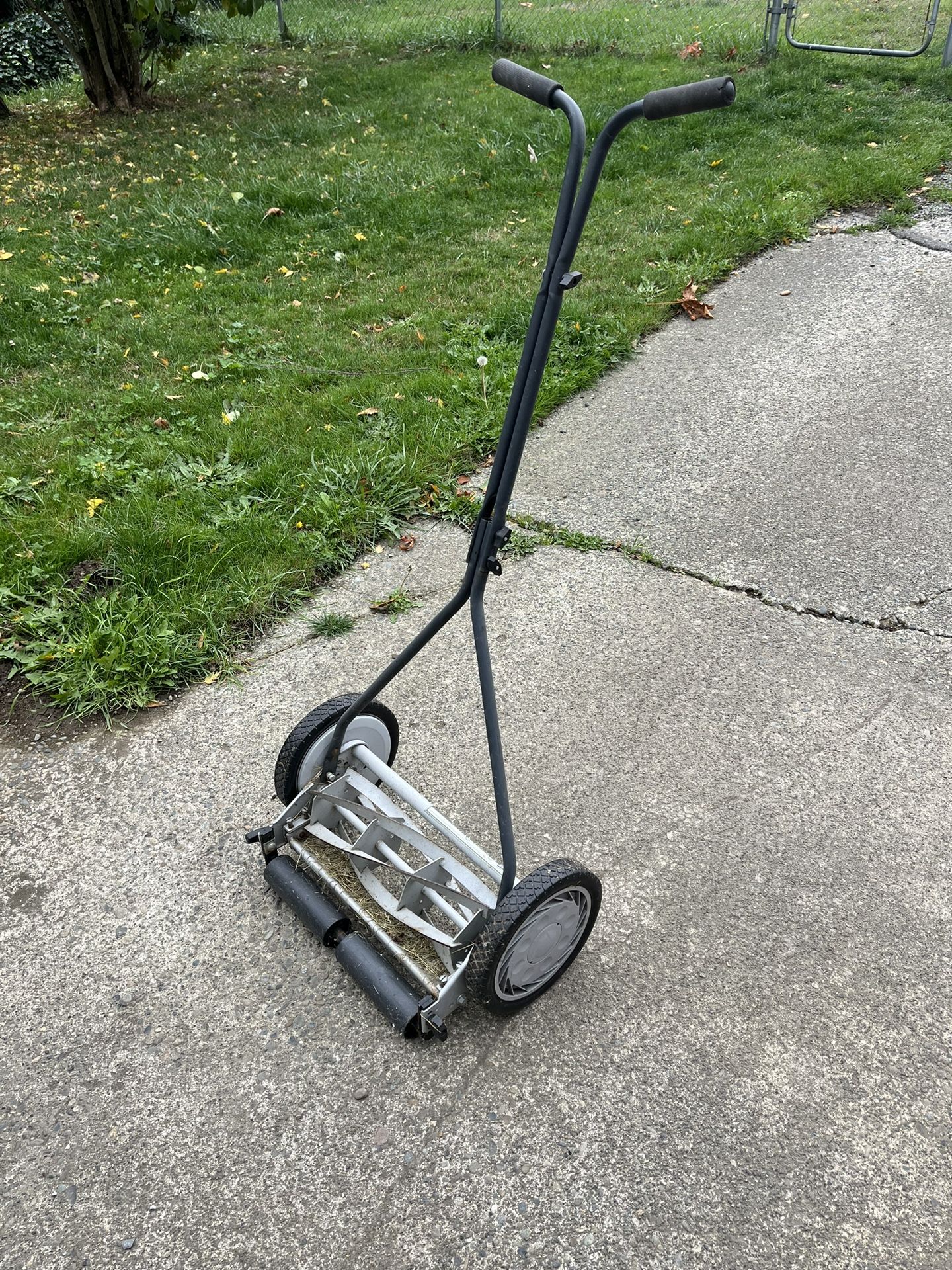 Manual Lawn Mower
