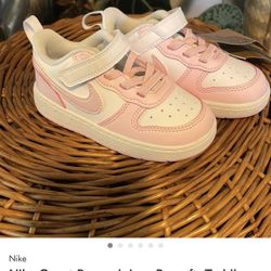 Nike Pink And White Shoes 