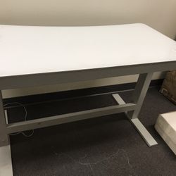 Stand Table Clearance Sales 