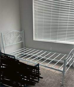 Twin Size White Metal Bed Frame (No Mattress)
