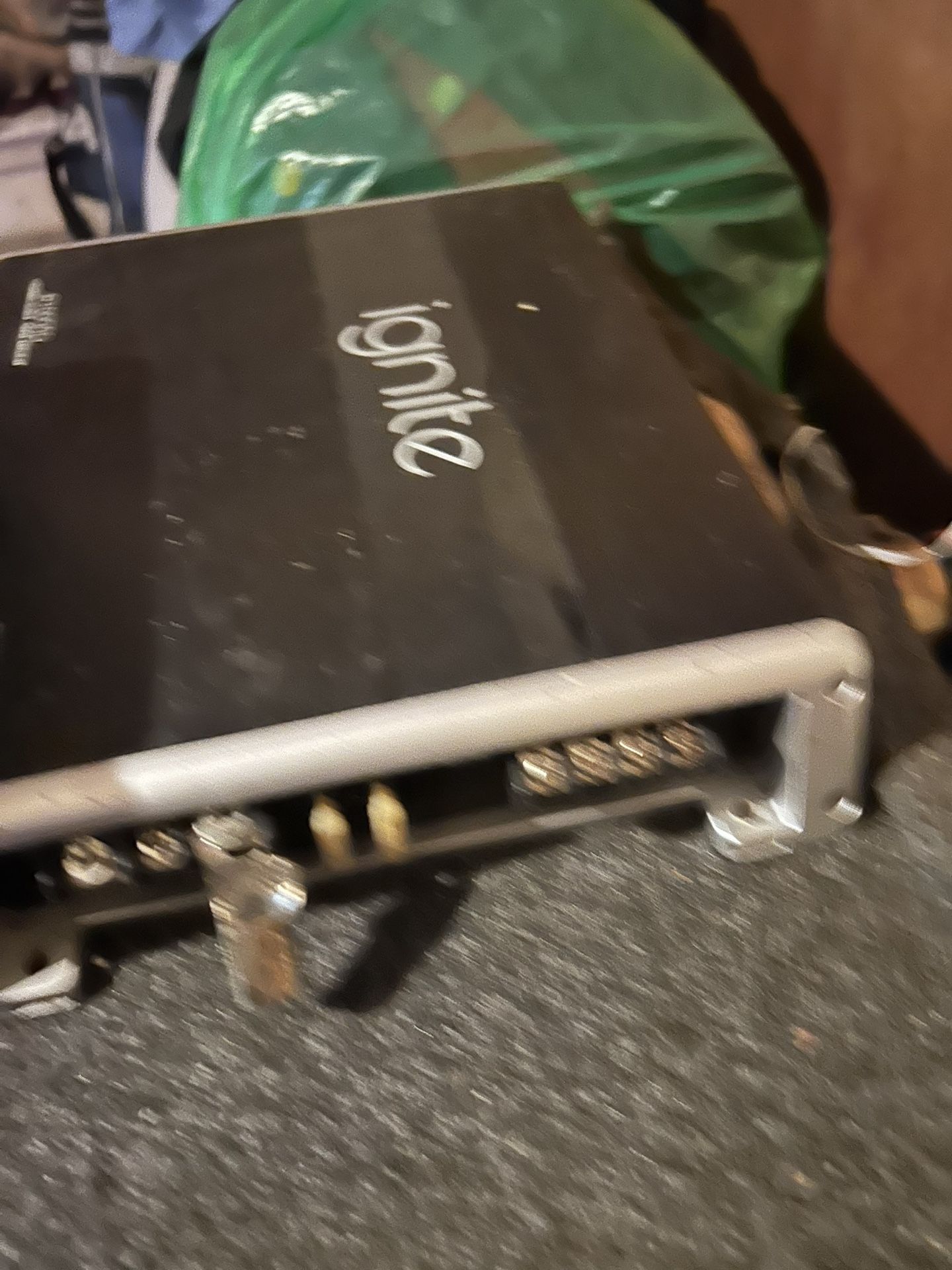 I Have A Set Of 15inch Speakers And I Have A Set of 12 Inch Speakers Both Sets Works Good Great Bass And Amp And Touch Screen