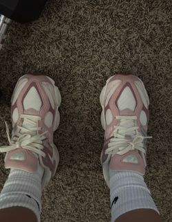pink new balance