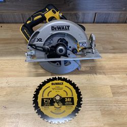 DEWALT 20-Volt MAX XR Cordless Brushless 7-1/4 in. Circular Saw (Tool-Only)