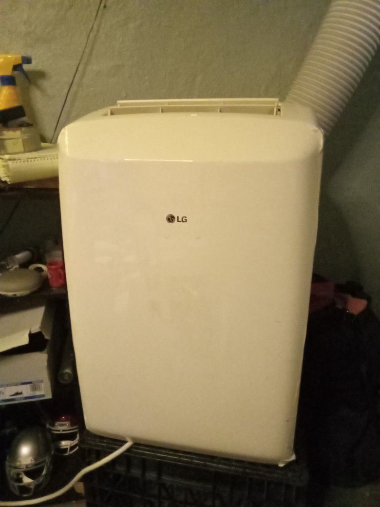 LG Portable Air Conditioner  (barely Used)