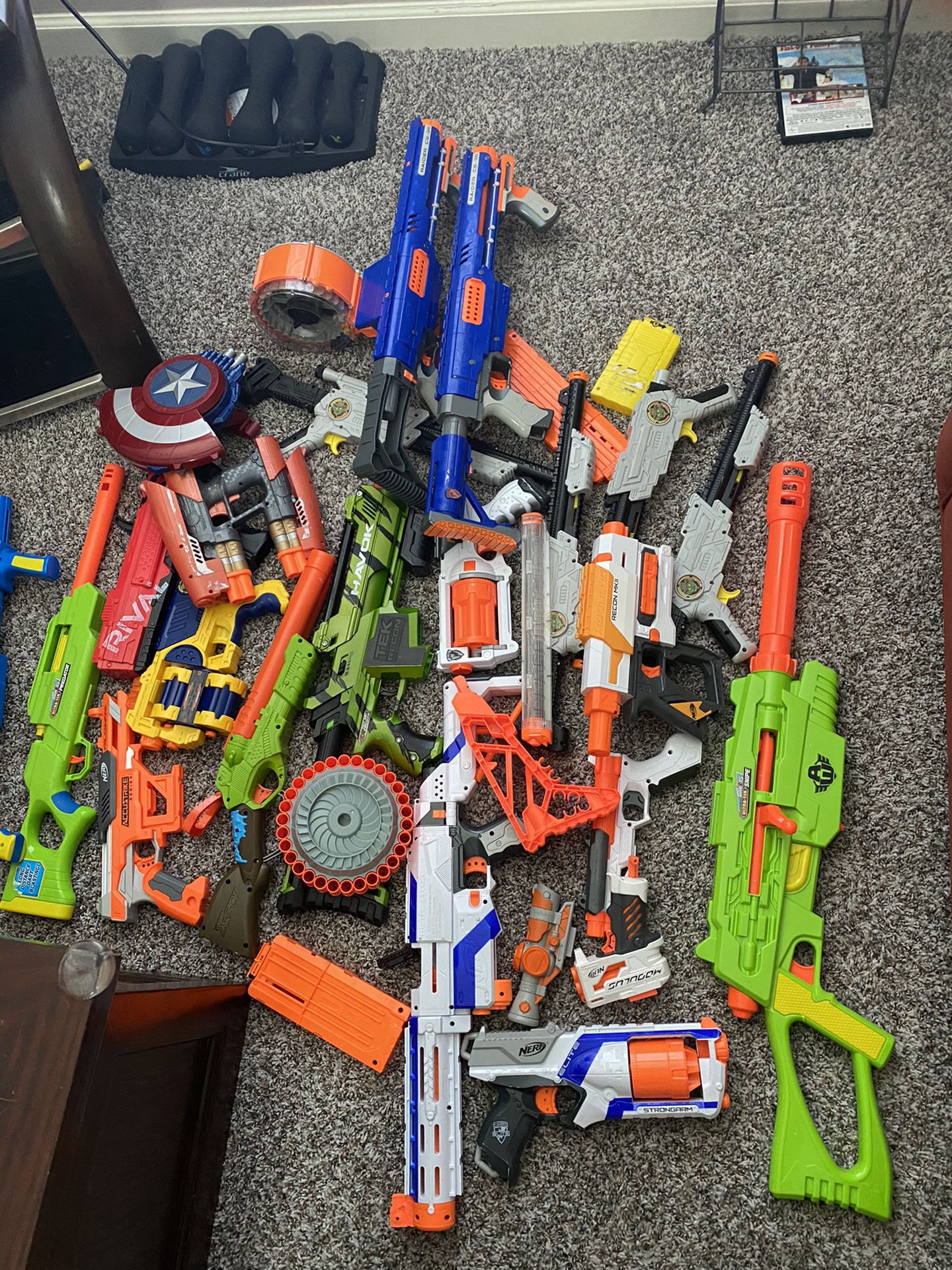 Nerf gun lot and some darts