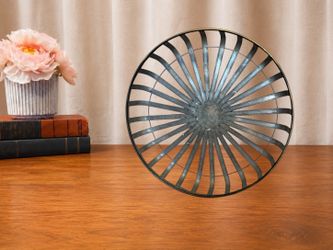 Rustic Metal Wagon Wheel Wall Decor