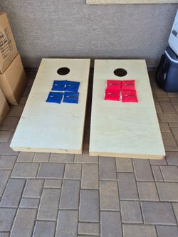 4'ft X 2'ft, backyard champs wood cornhole set, in perfect condition like new