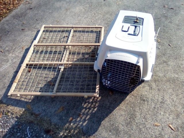 Small Dog Carrier Kennel+Gate 20.00