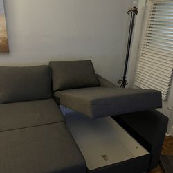 Sectional couch 