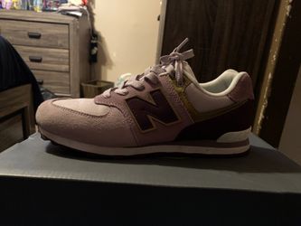 New Balance size 5.5 men 7 women