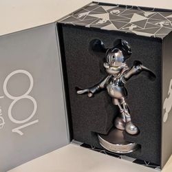 NEW DISNEY D23 MICKEY MOUSE Leader of the  Club 100 Milestone Statue $80