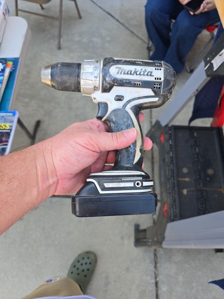 Makita Drill 18v