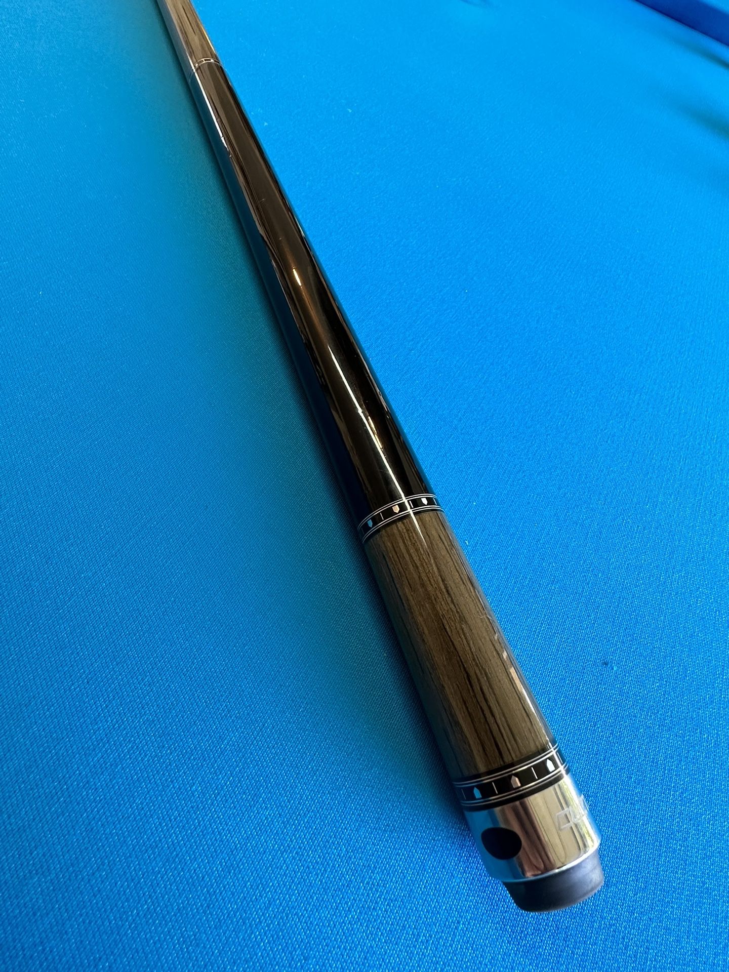Cuetec Cynergy TrueWood Walnut 2