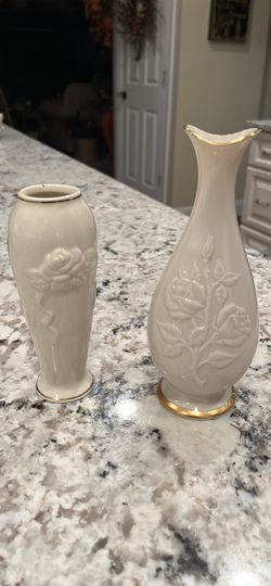 lenox vase set. ivory color and gold trim collection 