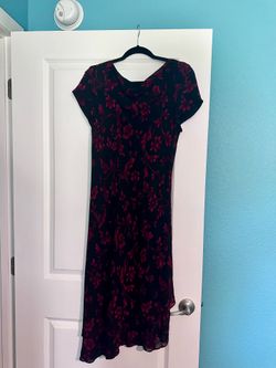 DONNA RICCO New York - Size 14 - Black with Burgundy / Magenta Floral Midi