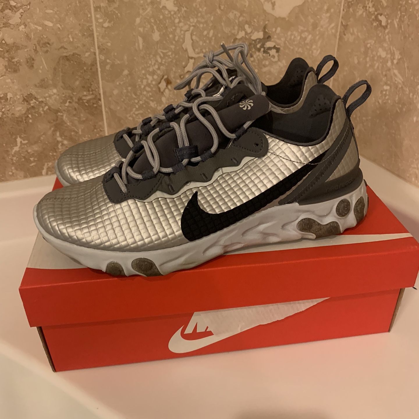 Nike React Element 55PRM Sz 9.5 Silver