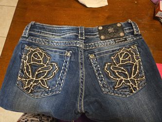 VINTAGE Miss Me Jean Capri! Size 27