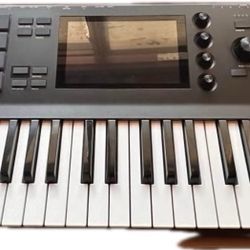 Akai mpc 61 Key Like New 
