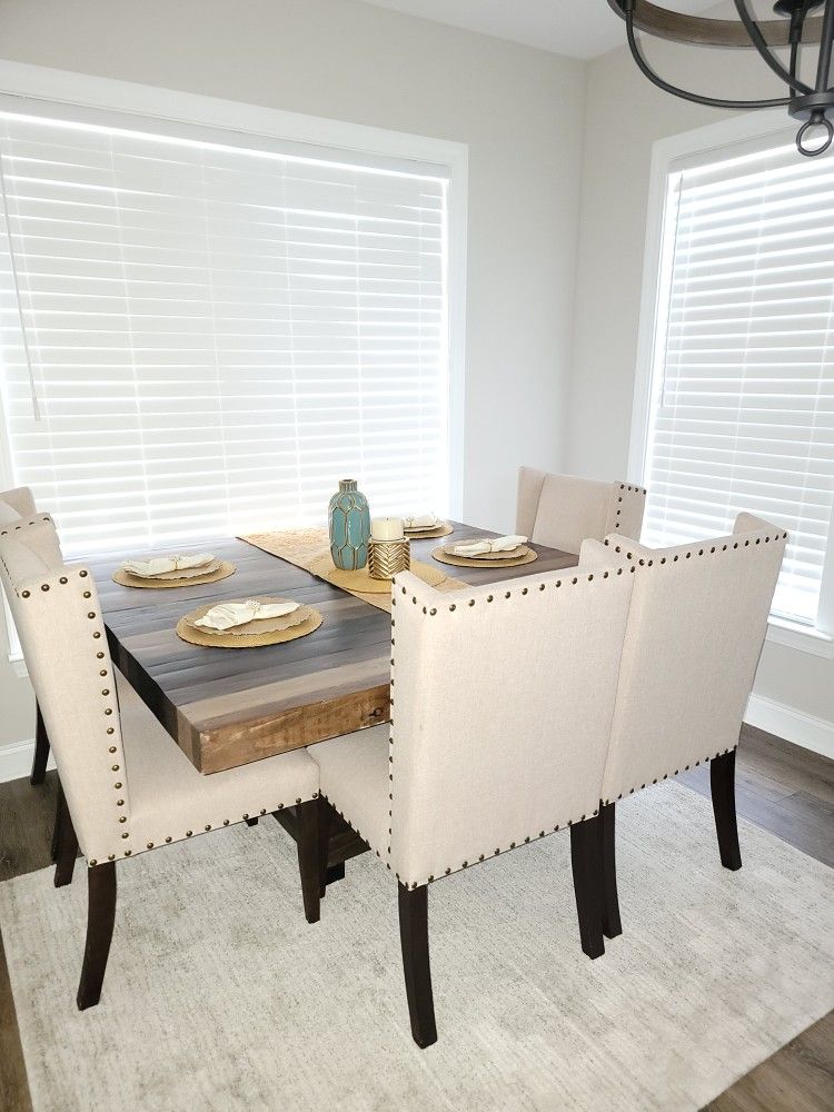 Ashley Furniture Dining Set Complete With Carpet, Decorative Plates
