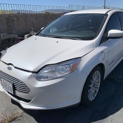2013 Ford Focus Parting Out