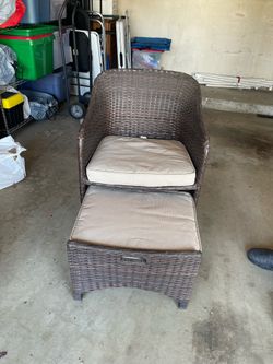 2 patio chairs