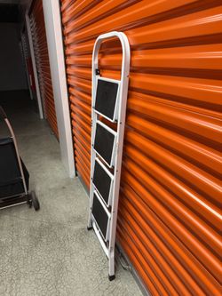 Foldable Step Ladder