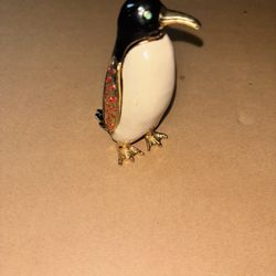 Penguin Enamel Trinlet 