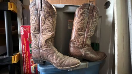 Cowboy boots 10.5