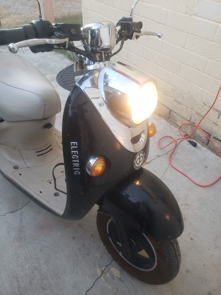 Electric Moped Excellent Condition Go All Night And All Day Extremely Reliable Must See To Appreciate;)