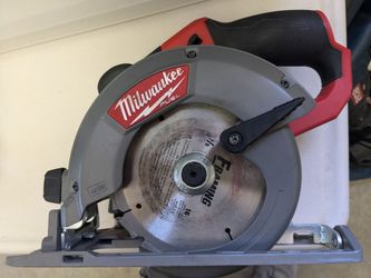 Milwaukee Fuel 5-3/8 Circular Saw [2530-20] - Good Condition