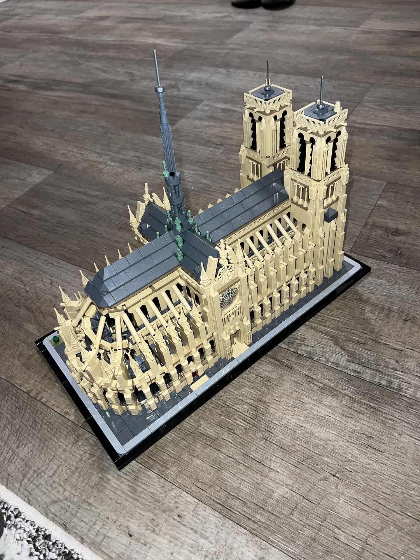 lego set Notre Dame