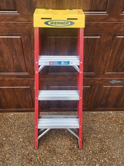 *** BRAND NEW FIBERGLASS LADDER'S ***