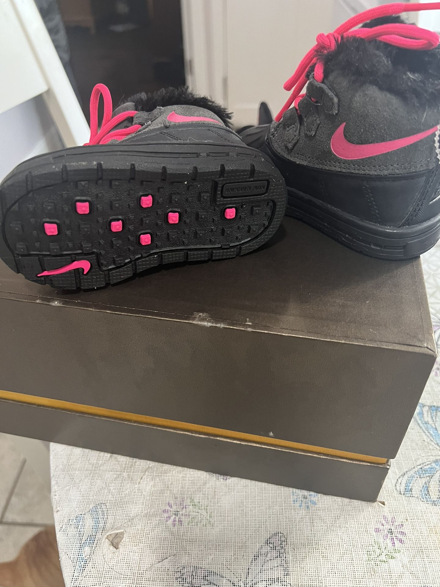 Toddlers Pink And Black Nike Boots Size 5c