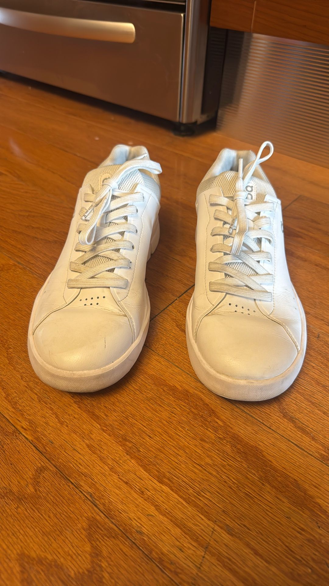 ON CLOUD size 10 Men’s