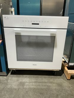 Miele H 7280 BP BW Single Wall Oven (Open Box / Scratch & Dent)