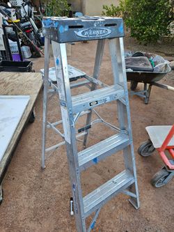 Werner 4-ft Aluminum 300-lb