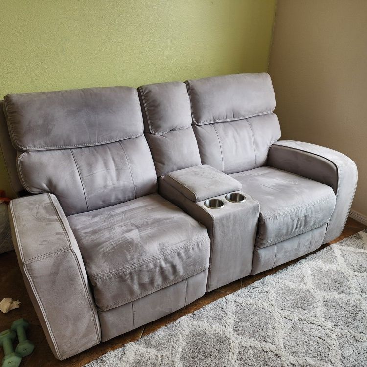 Electric Reclining Couch With USB charging (LIKE NEW!!)
