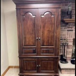 TV Hutch