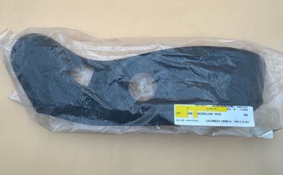 Genuine Hyundai Sonata 2015-19 88061-C2000-TRY Shield Cover-Seat Passenger Outer