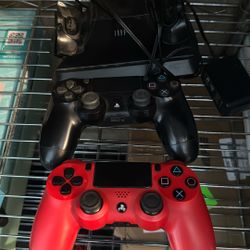 2 Playstation 4 Controllers and Dual Charger