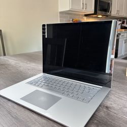 Mint Microsoft Surface 4 AMD RYEN 7  256GB SSD