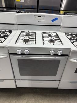 Amana white 4 burner range stove