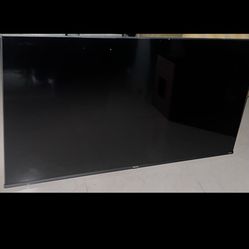 ALMOST NEW 50in SMART TV WITH TV MOUNT