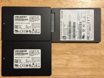 3X 256GB Hard drives SSD SAMSUNG SANDISK