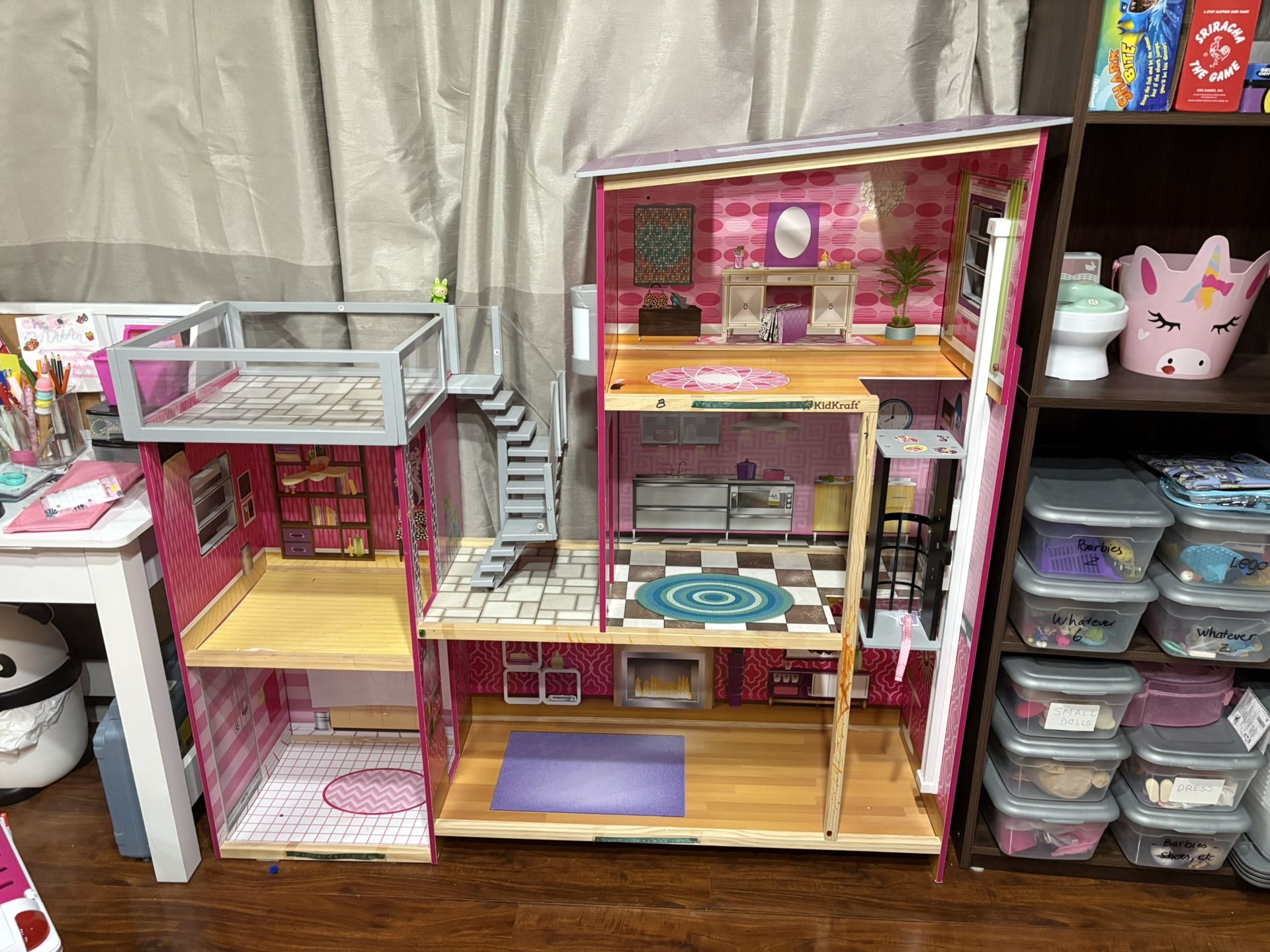 Kidkraft Uptown Dollhouse
