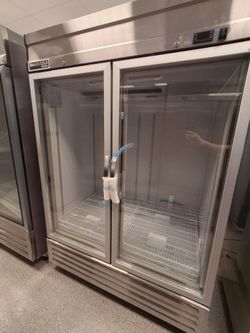 Commercial glass door cooler