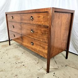 Vintage Mid Century Modern Dresser/Credenza 