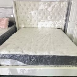White 🥥 Leather Bed W/ TALL HEADBOARD