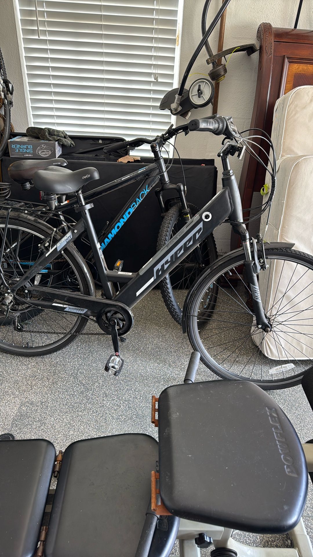 Hyper E-Ride City Bike
