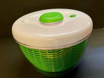 Like new Farberware salad spinner